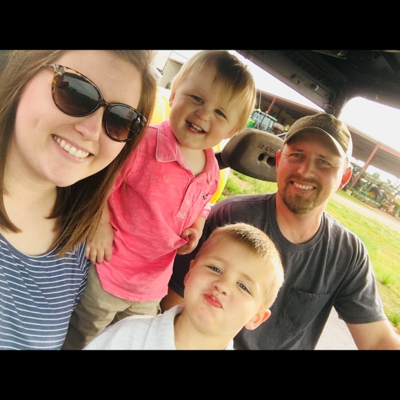 Meet your Posher, Emily - Picture 1 of 1